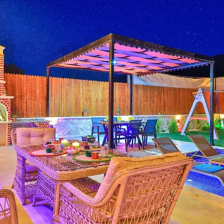 Hotel Duesler Bahcesi Kaş